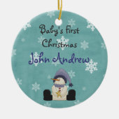 Gepersonaliseerde Schattigee Sneeuwman Baby's Eers Keramisch Ornament (Voorkant)