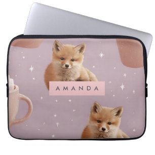 Gepersonaliseerde Schattigee vos en hete cacaopatr Laptop Sleeve