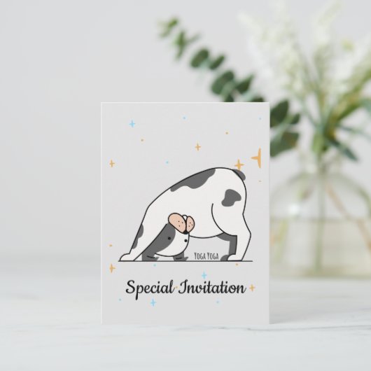 Gepersonaliseerde Schattigee Yoga Dog voor Dog & Y Feestdagenkaart (Staand voorkant)