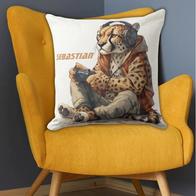 Gepersonaliseerde Sierkussen Gamer Cheetah voor Ki (Funny Cheetah wearing headphones and hoodie playing video games personalized kids pillow)