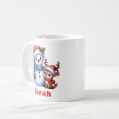 Gepersonaliseerde Sneeuwman & Rendier Kerstmis Koffiemok (Voorkant links)