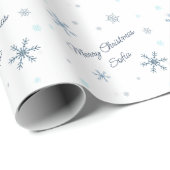 Gepersonaliseerde Snowflakes Merry kerstnaam Cadeaupapier (Rol Hoek)