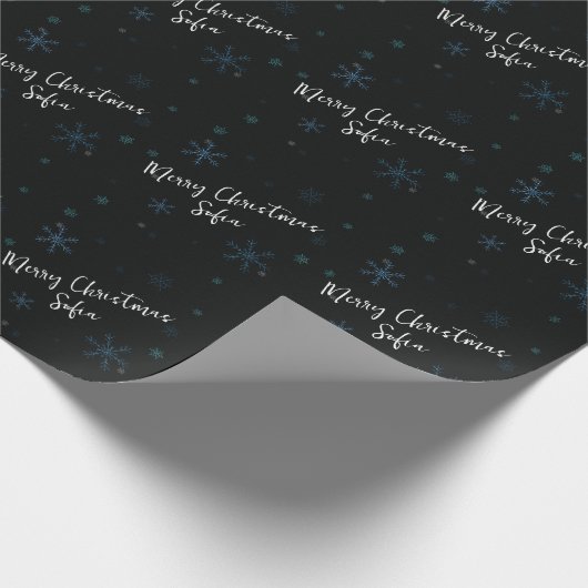 Gepersonaliseerde Snowflakes Merry kerstnaam Cadeaupapier (Hoek)