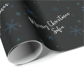 Gepersonaliseerde Snowflakes Merry kerstnaam Cadeaupapier (Rol Hoek)