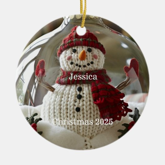 Gepersonaliseerde Snowman-kerstversiering Keramisch Ornament (Voorkant)