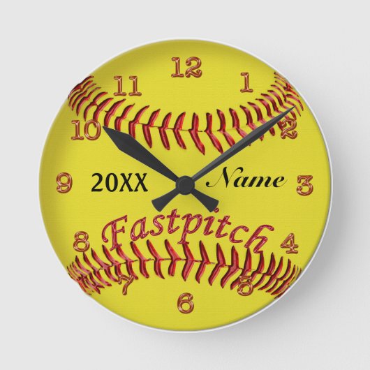 Gepersonaliseerde Softball Clocks Jouw naam en JAA Ronde Klok (Voorkant)