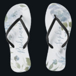 Gepersonaliseerde stoffige blauwe bloembridesmaid teenslippers<br><div class="desc">Moderne waterverf bloemen in stoffige blauw en sage groene,  elegante en romantische,  fantastische bridale feestjes met bridesmaid</div>