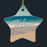 Gepersonaliseerde Strandfoto Ocean Blue Schilderac Keramisch Ornament<br><div class="desc">Een mooie stijl foto van een strand in Californië ster keramische kerst ornament. Pas met haar naam aan om uw eigen gepersonaliseerde geschenk op maat te creëer. Voor kortere namen is er voldoende ruimte om de lettergrootte te vergroten. Er zijn veel mooie moderne kalligrafie script stijlen om uit te kiezen....</div>