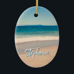 Gepersonaliseerde Strandfoto Ocean Blue Schilderac Keramisch Ornament<br><div class="desc">Een mooie stijl foto van een strand in Californië ovale keramische kerst ornament. Pas met haar naam aan om uw eigen gepersonaliseerde geschenk op maat te creëer. Voor kortere namen is er voldoende ruimte om de lettergrootte te vergroten. Er zijn veel mooie moderne kalligrafie script stijlen om uit te kiezen....</div>