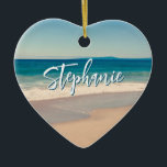 Gepersonaliseerde Strandfoto Ocean Blue Schilderac Keramisch Ornament<br><div class="desc">Een mooie stijl foto van een strand in Californië hartvormige keramische kerst ornament. Pas met haar naam aan om uw eigen gepersonaliseerde geschenk op maat te creëer. Voor kortere namen is er voldoende ruimte om de lettergrootte te vergroten. Er zijn veel mooie moderne kalligrafie script stijlen om uit te kiezen....</div>