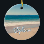 Gepersonaliseerde Strandfoto Ocean Blue Schilderac Keramisch Ornament<br><div class="desc">Een mooie foto in stijl van een strand in Californië rond keramisch kerstornament. Pas met haar naam aan om uw eigen gepersonaliseerde geschenk op maat te creëer. Voor kortere namen is er voldoende ruimte om de lettergrootte te vergroten. Er zijn veel mooie moderne kalligrafie script stijlen om uit te kiezen....</div>