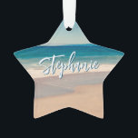 Gepersonaliseerde Strandfoto Ocean Blue Schilderac Ornament<br><div class="desc">Een mooie  stijl foto van een strand in Californië stervormige acryl kerstversiering. Pas met haar naam aan om uw eigen gepersonaliseerde geschenk op maat te creëer. Voor kortere namen is er voldoende ruimte om de lettergrootte te vergroten. Er zijn veel mooie moderne kalligrafie script stijlen om uit te kiezen.</div>