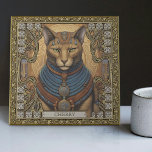 Gepersonaliseerde symmetrische harmonie kat geest  tegeltje<br><div class="desc">Welkom in een wereld waar uw spirituele kant centraal staat. Deze bijzondere keramische tegel staat voor een heilige band en oneindige liefde in de vorm van een kat versierd met tribale juwelen, geschilderd met symmetrische harmonie in een spannende mix van happycore en tapijt punk esthetiek. Een etherisch palet van paarse,...</div>