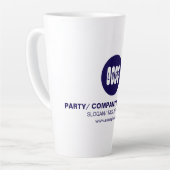 Gepersonaliseerde tekst of ontwerp latte mok (Linkerhoek)