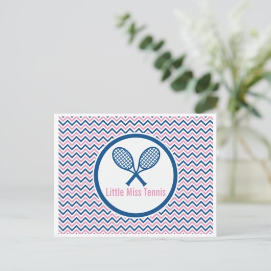 Gepersonaliseerde Tennis & Blauw en Roze Chevron D Briefkaart (Staand voorkant)