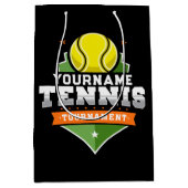 Gepersonaliseerde Tennisser NAAM Varsity Toernooi Medium Cadeauzakje (Voorkant)