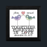 Gepersonaliseerde Tortelduifjes-samen voor altijd Cadeaudoosje<br><div class="desc">Of het nu een huwelijk of een jubileum is,  deze twee liefdesvogels kunnen worden gepersonaliseerd met namen en trouwdatum om de speciale gelegenheid voor altijd te herdenken. Origineel ontwerp van Christie Black van ©Creations from the Heart.</div>