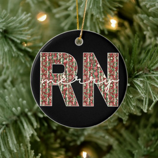 Gepersonaliseerde trendy Merry RN Nurse Christmas Keramisch Ornament (Boom)