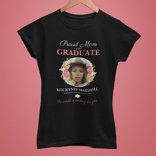 Gepersonaliseerde trotse mama van 2025 Afstuderen  T-shirt