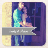 Gepersonaliseerde trouwfoto Grijs Modern Label Kartonnen Onderzetters (Voorkant)