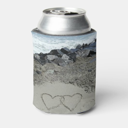 Gepersonaliseerde twee harten in het zand blikjeskoeler (Blikje Achterkant)