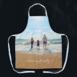 Gepersonaliseerde Uw Familie Foto Schort Gift en T<br><div class="desc">Aangepaste foto en tekst Schorten - Uniek uw eigen ontwerp - Gepersonaliseerde familie / vrienden of persoonlijk Schort / cadeau - Uw foto / tekst toevoegen - Formaat wijzigen en verplaatsen of verwijderen / elementen toevoegen - afbeelding / tekst met aanpassingsgereedschap ! Succes - wees blij:)</div>