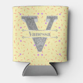 Gepersonaliseerde V Initiaal Silver Monogram Jouw  Blikjeskoeler (Voorkant)