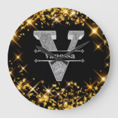 Gepersonaliseerde V Initiaal Silver Monogram Jouw Grote Klok (Voorkant)