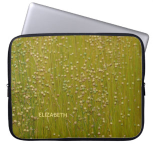 Gepersonaliseerde veelkleurige groene bloemen laptop sleeve