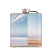 Gepersonaliseerde veelkleurige strandscène heupfles (Achterkant)