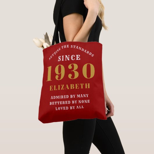 Gepersonaliseerde Verjaardag 1930 Rood Goud Elegan Tote Bag (Dichtbij)