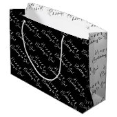 Gepersonaliseerde Verjaardag Zwart-wit Typografie Groot Cadeauzakje (Achterkant Gekanteld)