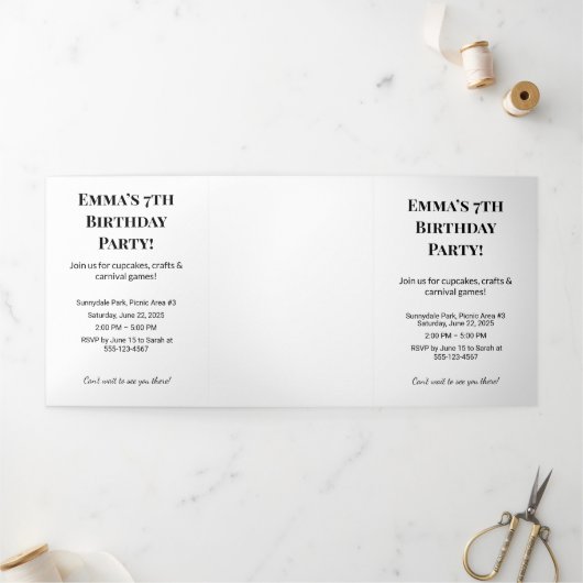 Gepersonaliseerde verjaardagsfeest drievoudige bri drieluik uitnodiging (Buitenkant)