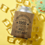 Gepersonaliseerde  verjaardagsgeschenken blikjeskoeler<br><div class="desc">U kunt wat originaliteit toevoegen met deze limited edition, premium kwaliteit en origineel, stijlvol, retro en uiterlijk verjaardagsgrafisch ontwerp met een cool typografie lettertype. Dit is een geweldig cadeau-idee voor mannen, vrouwen, echtgenoten, vrouwen, vriendinnen en vriendjes die dol zijn op dit unieke kunstwerk. Het beste unieke en leuke vakantiegift voor...</div>