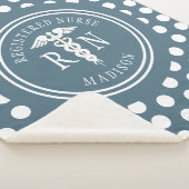 Gepersonaliseerde verpleegkundige RN Medisch Dot P Sherpa Deken (3/4)