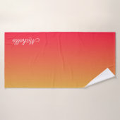 Gepersonaliseerde vlamrode en gele kleur badhanddoek (Badhanddoek)