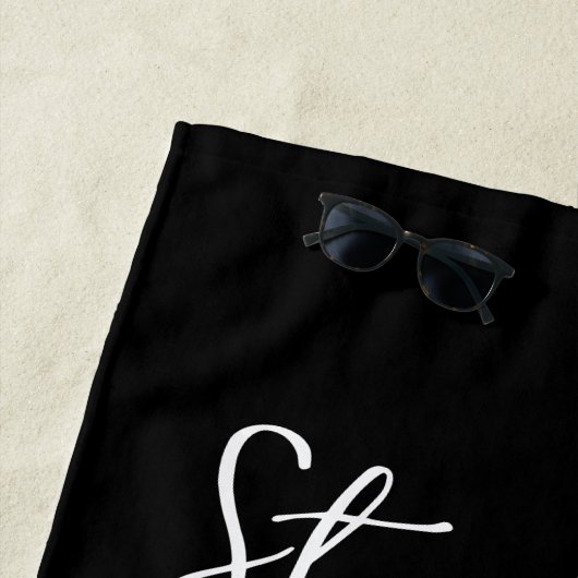 Gepersonaliseerde vlinder zwart roze wit polka sti strandlaken (In situ)