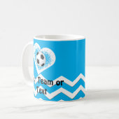 Gepersonaliseerde Voetjes van de Voetbal voor de J Koffiemok (Voorkant links)
