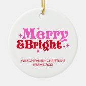 Gepersonaliseerde vrolijke & heldere roze & rode k keramisch ornament (Voorkant)