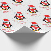 Gepersonaliseerde Vrolijke Kerstmis Pinguïn Santa  Cadeaupapier (Hoek)