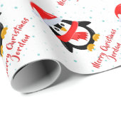 Gepersonaliseerde Vrolijke Kerstmis Pinguïn Santa  Cadeaupapier (Rol Hoek)