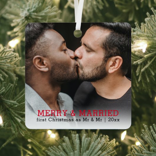 Gepersonaliseerde vrolijkheid en getrouwde Kerstmi Metalen Ornament (Insitu)