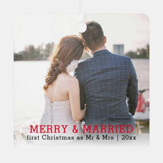 Gepersonaliseerde vrolijkheid en getrouwde Kerstmi Metalen Ornament (Voorkant)