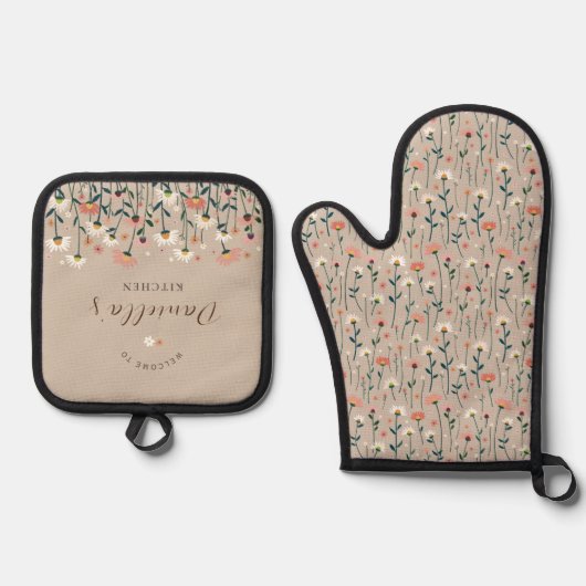Gepersonaliseerde vrouwelijke Boho Chic Wildflower Ovenwant & Pannenlap Set (Voorkant)