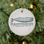 Gepersonaliseerde  walvis Nantucket Massachusetts Keramisch Ornament<br><div class="desc">Victoriaans Sperm Whale Nantucket,  Massachusetts kerstsieraar. Een Victoriaans tekening van een zaadwalvis,  en de stad Nantucket staat in een  lettertype samen met het jaar van oprichting; 1671. *</div>