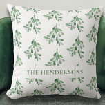 Gepersonaliseerde Waterverf Mistletoe Kerstmis Kussen<br><div class="desc">Deze kerstpiloot is versierd met een patroon van waterverf minletoe in groene tinten. Eenvoudig aan te passen. Gebruik het Hulpmiddel van het Ontwerp om de tekstgrootte, de stijl, of de kleur te veranderen. Je zult deze exacte afbeeldingen niet vinden van andere ontwerpers terwijl we ons kunstwerk creëer. Oorspronkelijke Waterverf ©...</div>