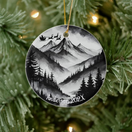 Gepersonaliseerde Waterverf Santa over Mountains Keramisch Ornament (Boom)