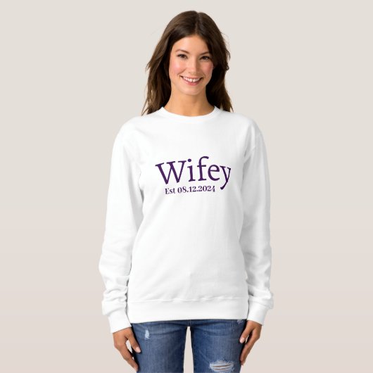 Gepersonaliseerde Wifey Stijlvolle Moderne Minimal Trui (Voorkant volledig)