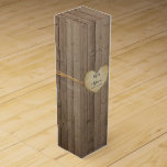 Gepersonaliseerde wijndoos Rustisch houten hek Wijn<br><div class="desc">Aangepaste wijndoos voor het bewaren van de datum, trouwreceptie of als dankjegeschenken. SELECTIE KLEUR: overeenkomende uitnodigingen van de partij bij het Vrijgezellenfeest. Dit ontwerp is voorzien van blikken, crème en bruin. ONTWERP: Het kunstwerk voor deze elegante, informele en rustige uitnodiging voor een bruiloft met barnstijl is grafisch ontworpen door Audrey...</div>