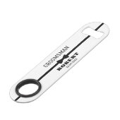 Gepersonaliseerde witte Groomsman Naam Bar Key Speed Flessenopener (Voorkant Gekanteld)